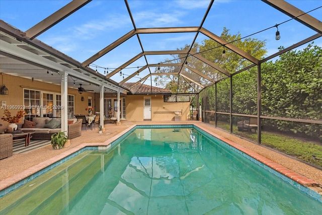 311 NW 101st Ter, Coral Springs, FL 33071