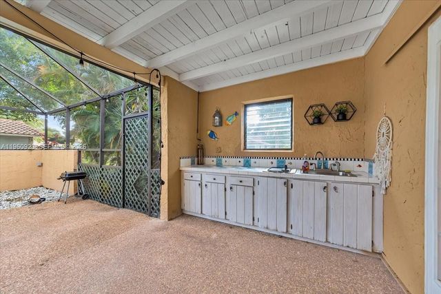 311 NW 101st Ter, Coral Springs, FL 33071