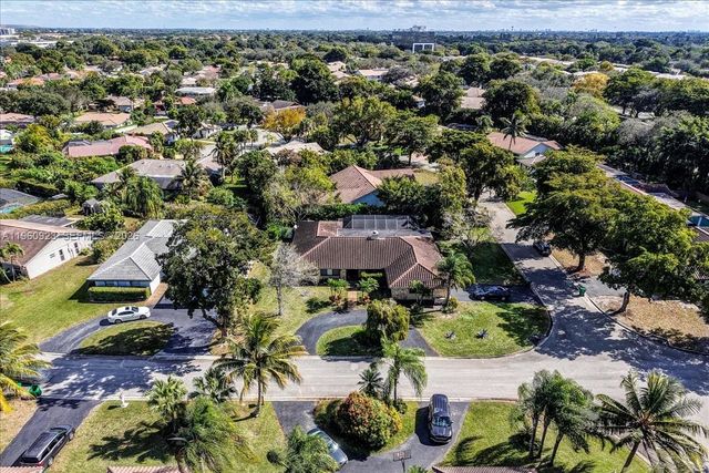 311 NW 101st Ter, Coral Springs, FL 33071