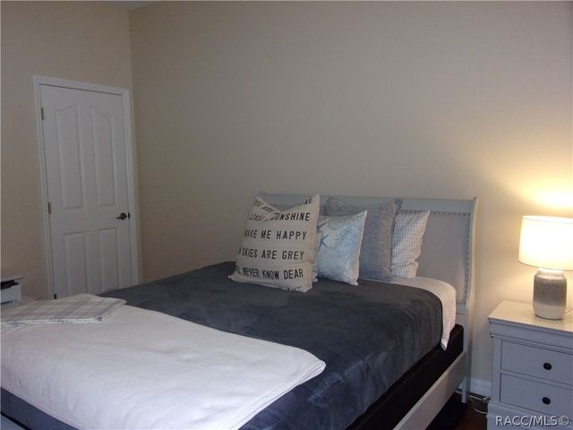 877 W Silver Meadow Loop, Hernando, FL 34442