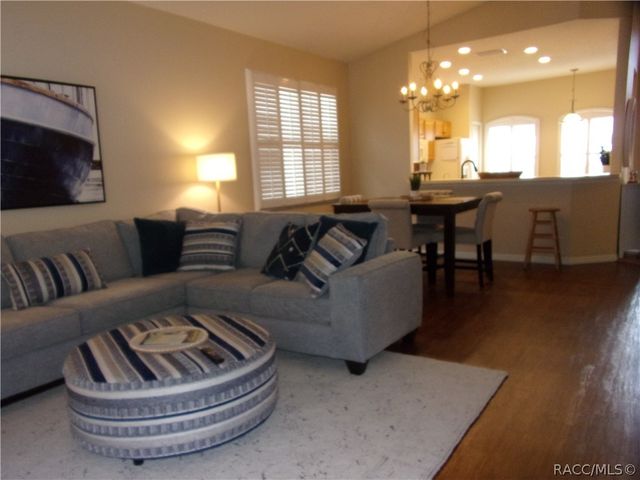 877 W Silver Meadow Loop, Hernando, FL 34442