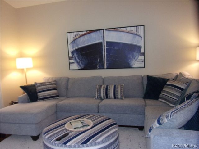 877 W Silver Meadow Loop, Hernando, FL 34442