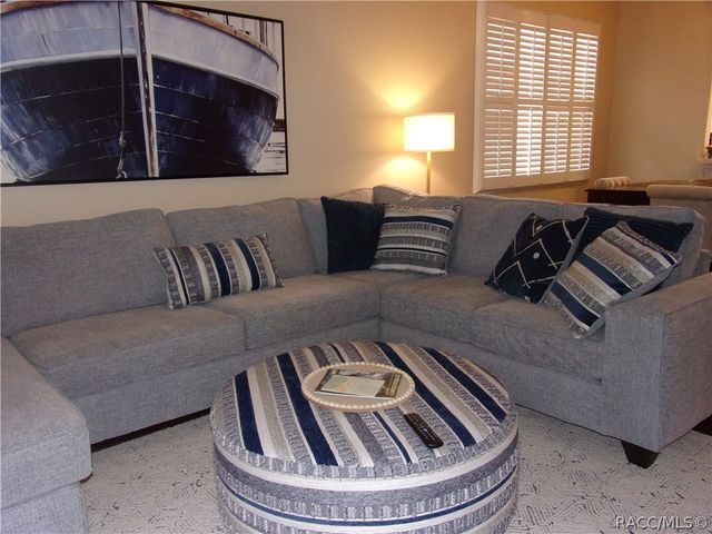 877 W Silver Meadow Loop, Hernando, FL 34442