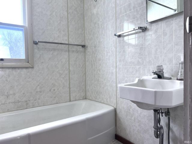 1405 S 12th Street, Goshen, IN 46526