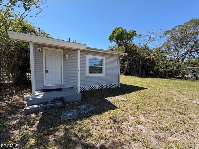 2426 Stella ST, Fort Myers, FL 33901