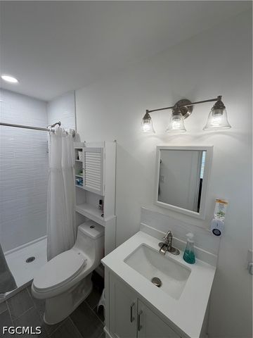 2426 Stella ST, Fort Myers, FL 33901