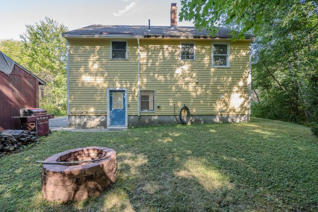 7 Woods Drive, Newmarket, NH 03857