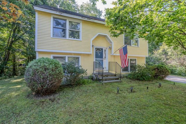 7 Woods Drive, Newmarket, NH 03857