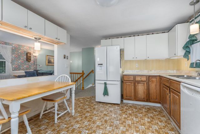 7 Woods Drive, Newmarket, NH 03857