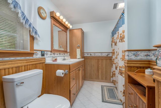 7 Woods Drive, Newmarket, NH 03857