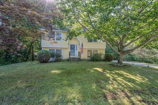 7 Woods Drive, Newmarket, NH 03857
