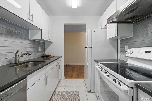 555 Central Park Avenue 348, Scarsdale, NY 10583