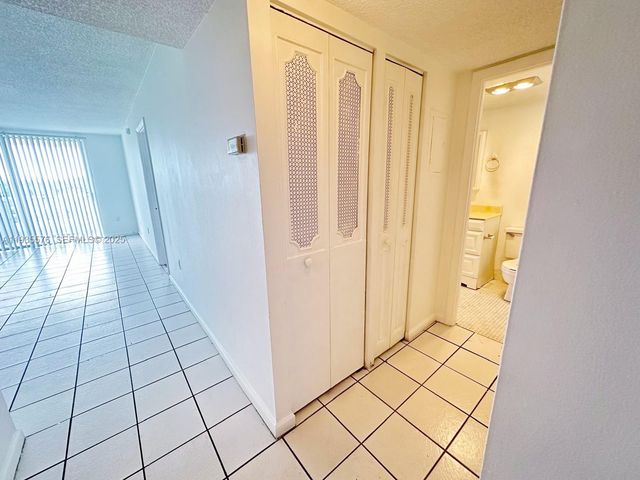 15600 NW 7th Ave 606, Miami, FL 33169