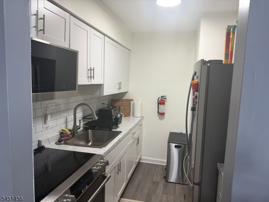 293 Main Street U-2 2 E, Belleville Twp., NJ 07109 — photo 4