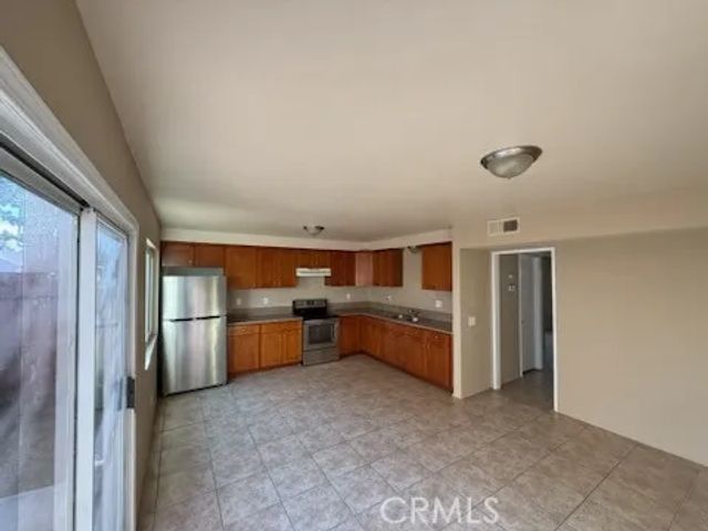 249 E Jackson Street B, Rialto, CA 92376