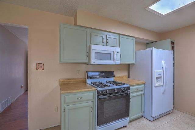 6220 Vista Montano Street NW, Albuquerque, NM 87120
