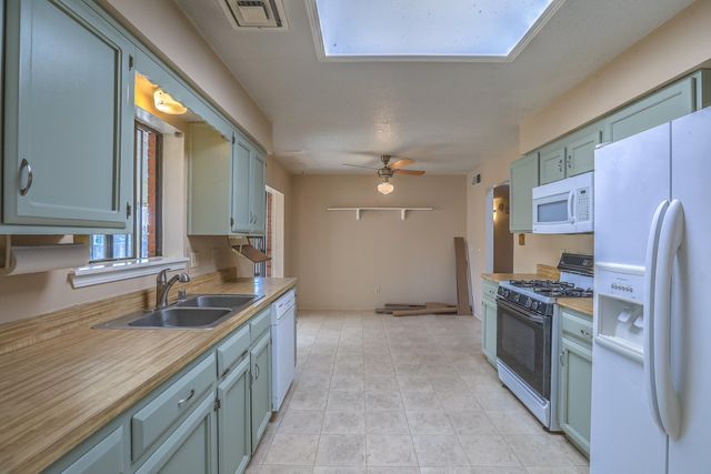 6220 Vista Montano Street NW, Albuquerque, NM 87120