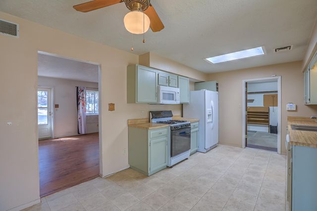 6220 Vista Montano Street NW, Albuquerque, NM 87120