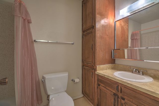 6220 Vista Montano Street NW, Albuquerque, NM 87120