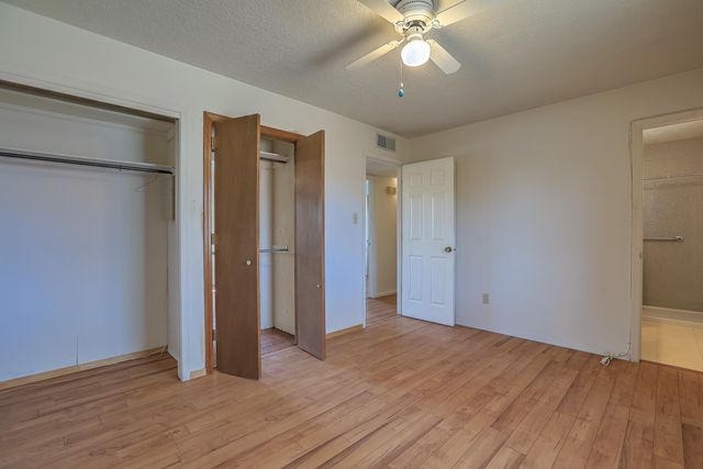 6220 Vista Montano Street NW, Albuquerque, NM 87120