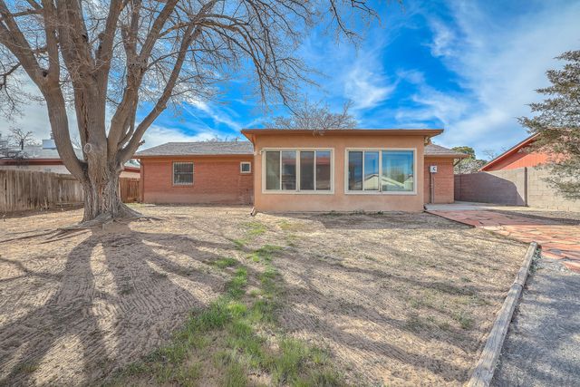 6220 Vista Montano Street NW, Albuquerque, NM 87120