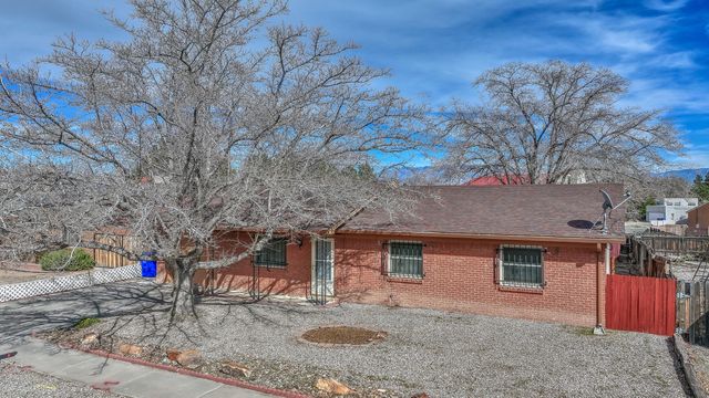 6220 Vista Montano Street NW, Albuquerque, NM 87120