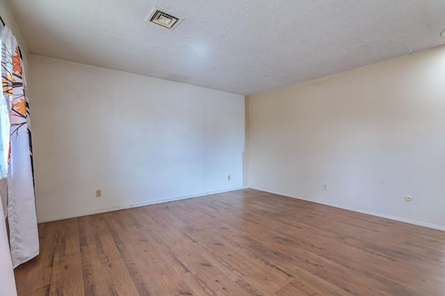 6220 Vista Montano Street NW, Albuquerque, NM 87120