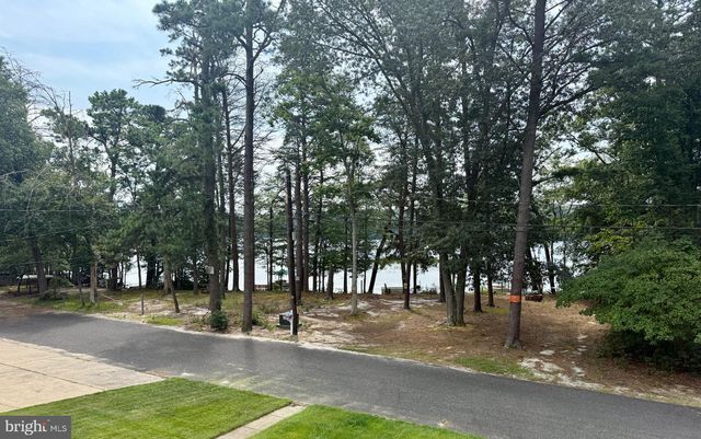 312 SW LAKESHORE DR, Millville, NJ 08332