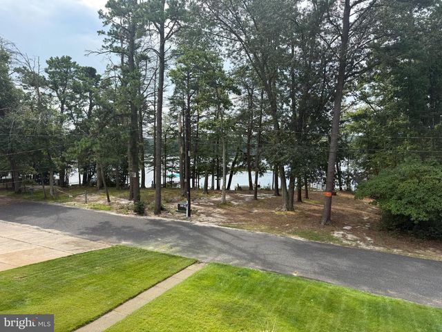 312 SW LAKESHORE DR, Millville, NJ 08332