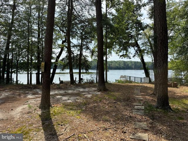 312 SW LAKESHORE DR, Millville, NJ 08332