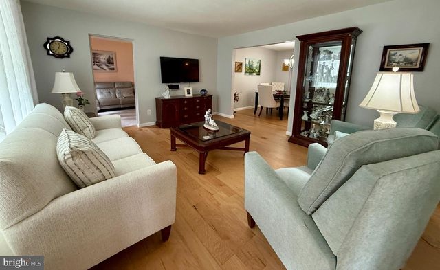 312 SW LAKESHORE DR, Millville, NJ 08332