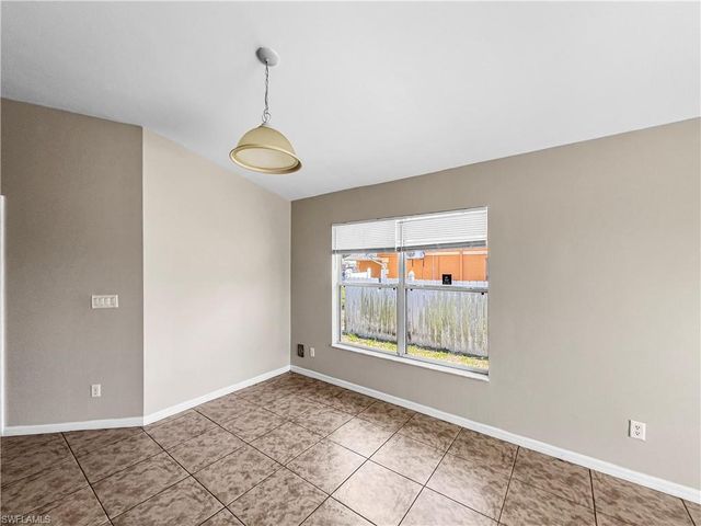 2130 NE 8th PL, Cape Coral, FL 33909