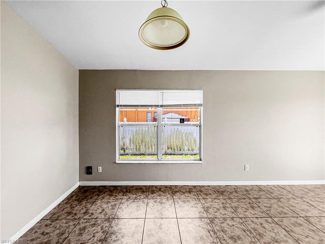 2130 NE 8th PL, Cape Coral, FL 33909
