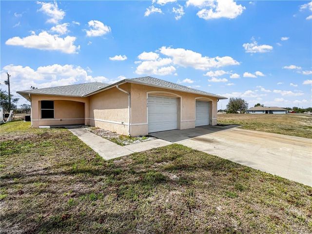 2130 NE 8th PL, Cape Coral, FL 33909