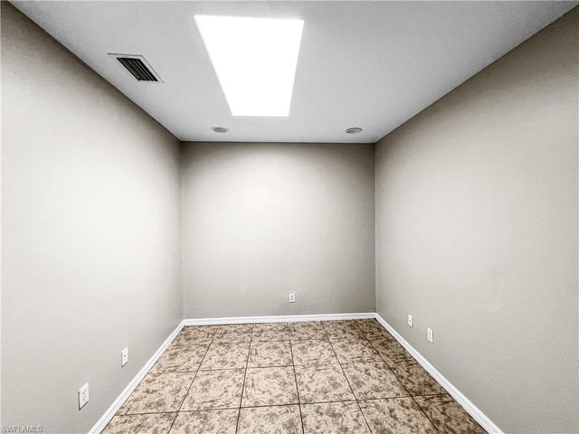2130 NE 8th PL, Cape Coral, FL 33909