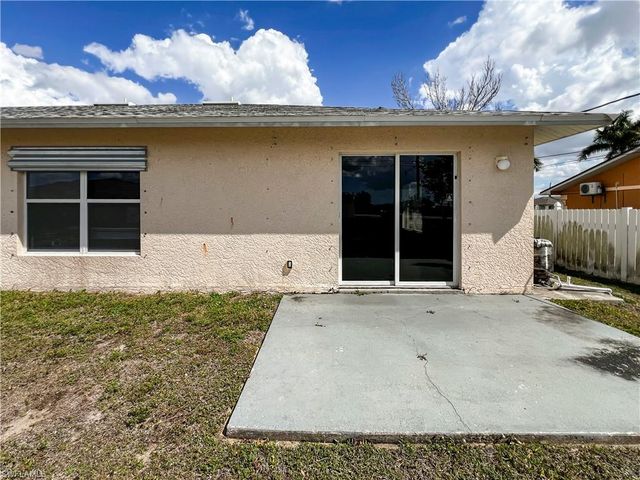 2130 NE 8th PL, Cape Coral, FL 33909