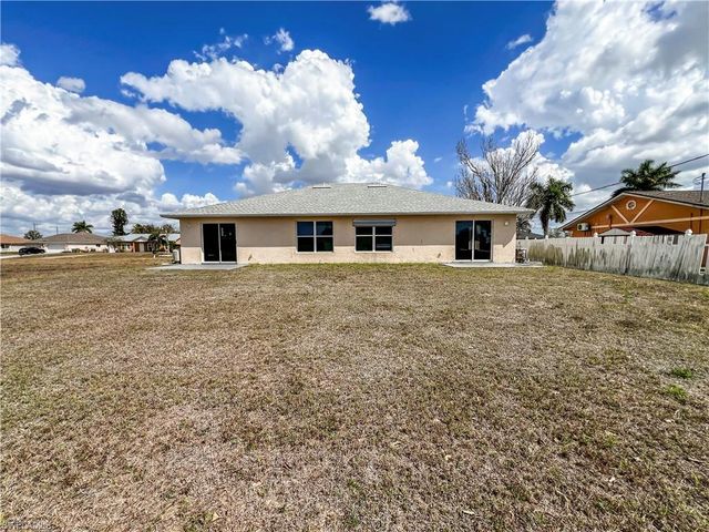 2130 NE 8th PL, Cape Coral, FL 33909