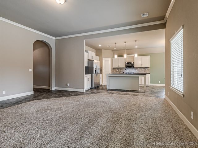 2601 W Albuquerque Street, Broken Arrow, OK 74011