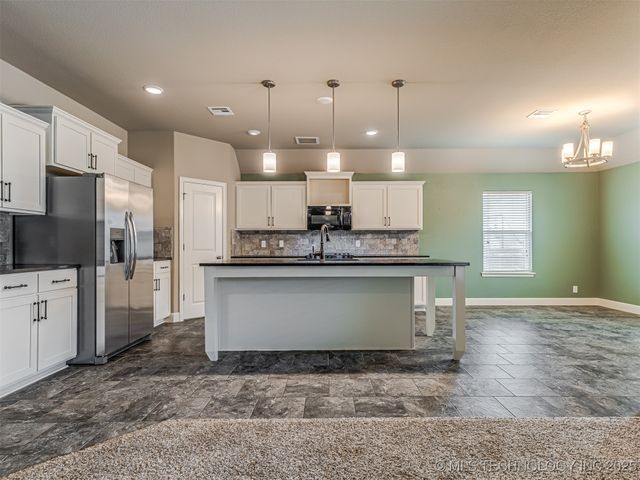 2601 W Albuquerque Street, Broken Arrow, OK 74011