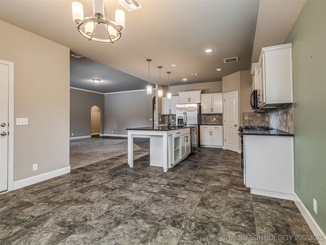 2601 W Albuquerque Street, Broken Arrow, OK 74011