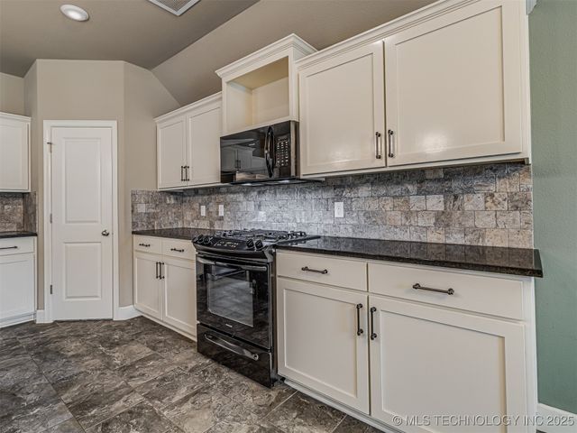 2601 W Albuquerque Street, Broken Arrow, OK 74011