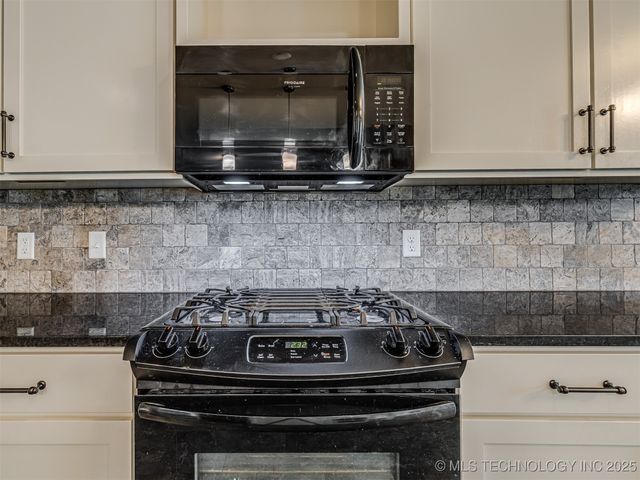 2601 W Albuquerque Street, Broken Arrow, OK 74011