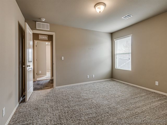 2601 W Albuquerque Street, Broken Arrow, OK 74011