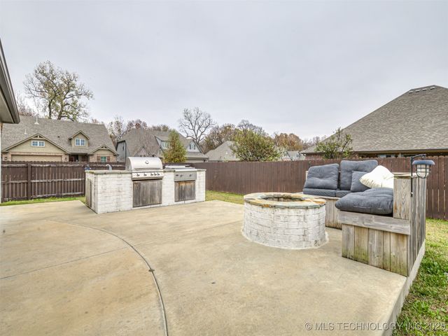 2601 W Albuquerque Street, Broken Arrow, OK 74011