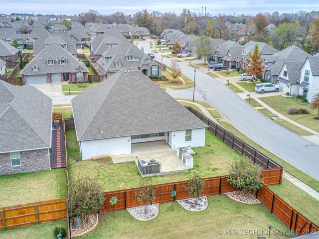 2601 W Albuquerque Street, Broken Arrow, OK 74011