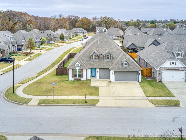 2601 W Albuquerque Street, Broken Arrow, OK 74011