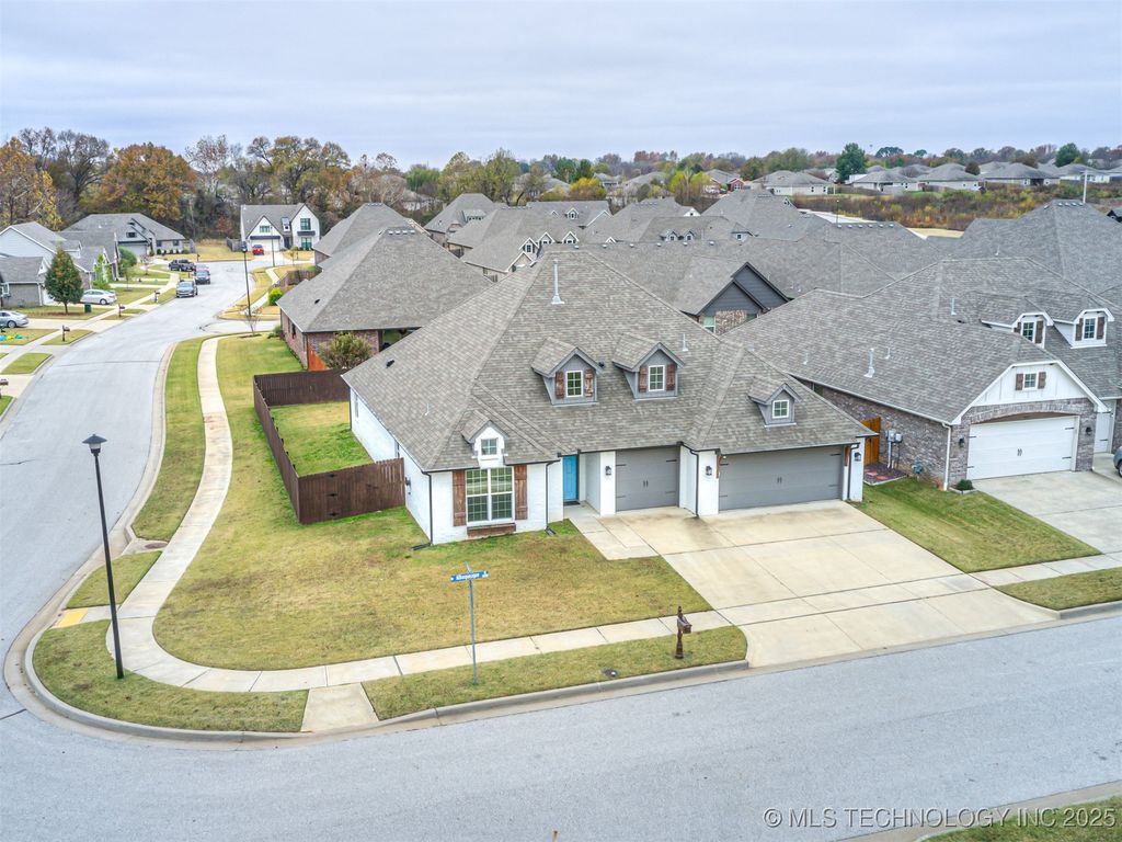 2601 W Albuquerque Street, Broken Arrow, OK 74011