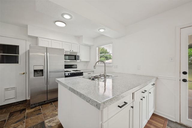 2209 Hackberry Drive, Arlington, TX 76013