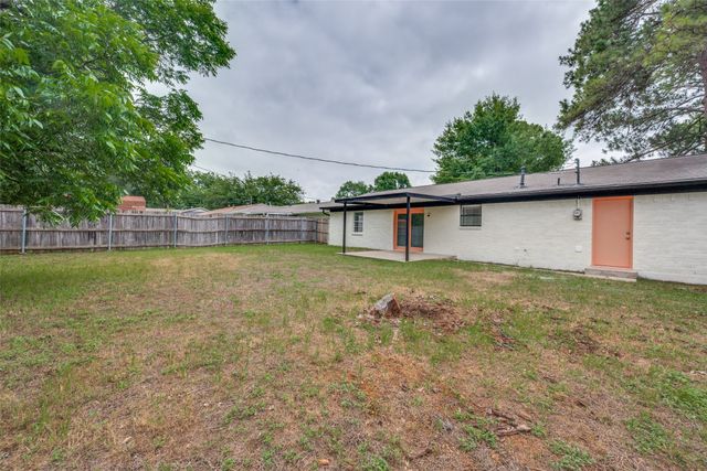 2209 Hackberry Drive, Arlington, TX 76013
