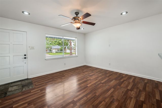 2209 Hackberry Drive, Arlington, TX 76013
